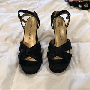 Vintage Chinese Laundry Platform Velvet Heel